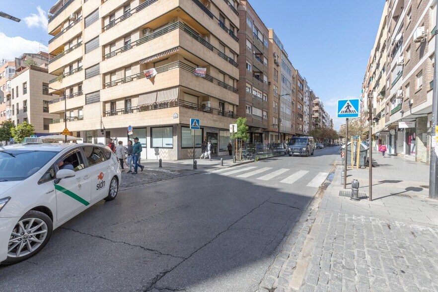 Calle Mulhacén, 8-8, Granada, Granada à vendre - Photo du bâtiment - Image 2 de 30