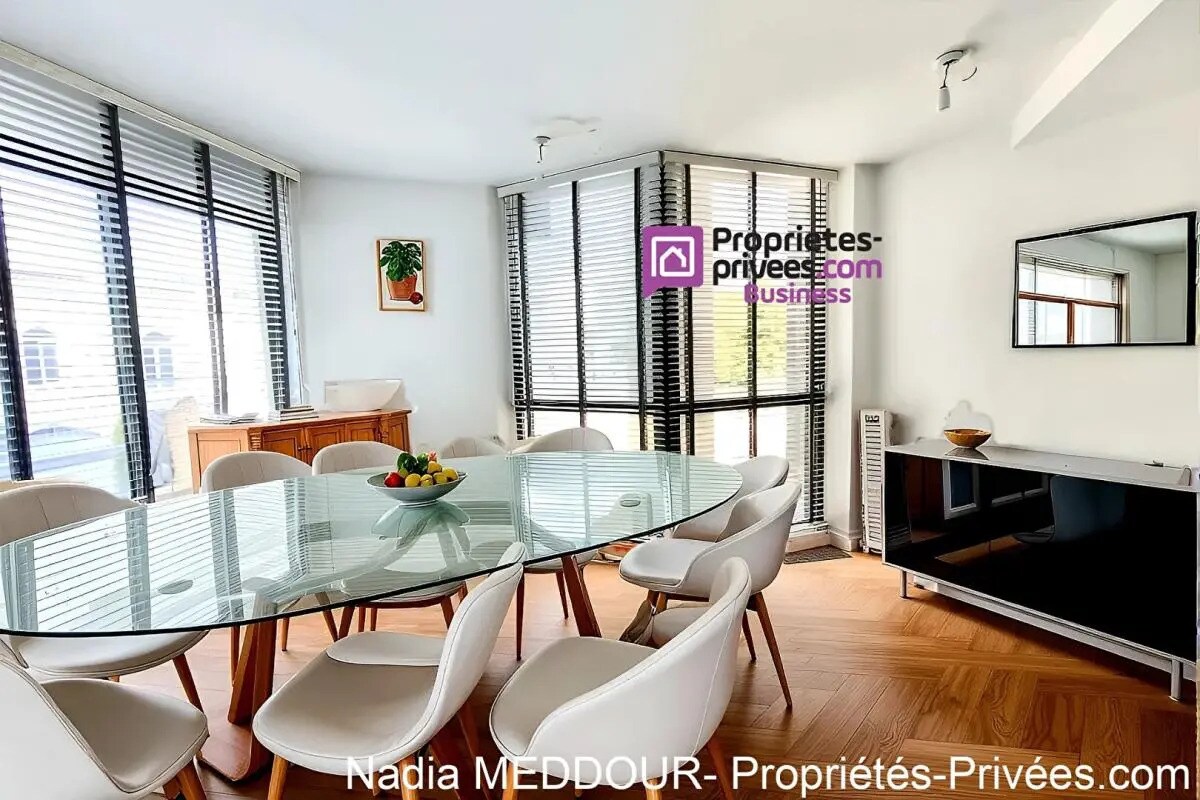 Flex in Bordeaux for sale Building Photo- Image 1 of 8