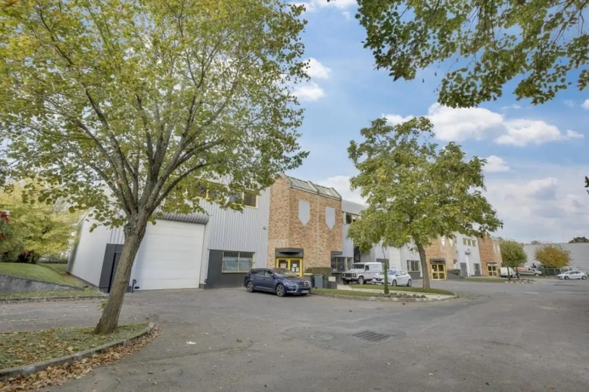 240 Rue Helene Boucher, Buc for lease Building Photo- Image 1 of 9