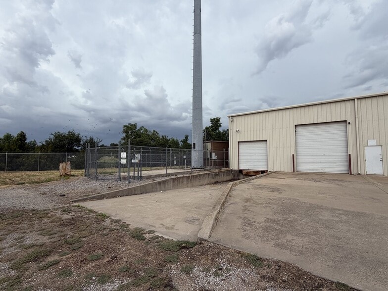 2125 W Sheridan Ave, Oklahoma City, OK for lease - Building Photo - Image 3 of 9