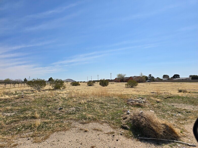 0 Sierra Hwy, Rosamond, CA à vendre - Photo principale - Image 1 de 1