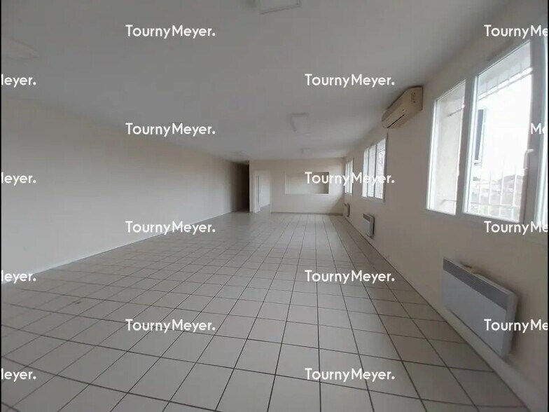 Office in Tournefeuille for lease - Interior Photo - Image 2 of 5
