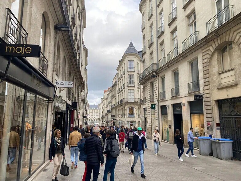 Commerce de détail dans Nantes à louer - Photo du bâtiment - Image 2 de 10