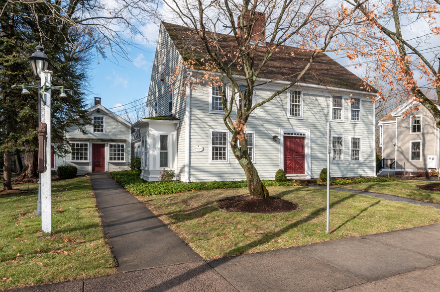 2213 Main St, Glastonbury, CT à vendre - Photo du bâtiment - Image 1 de 1