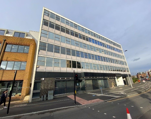 147 London Rd, Kingston Upon Thames for lease - Building Photo - Image 1 of 10