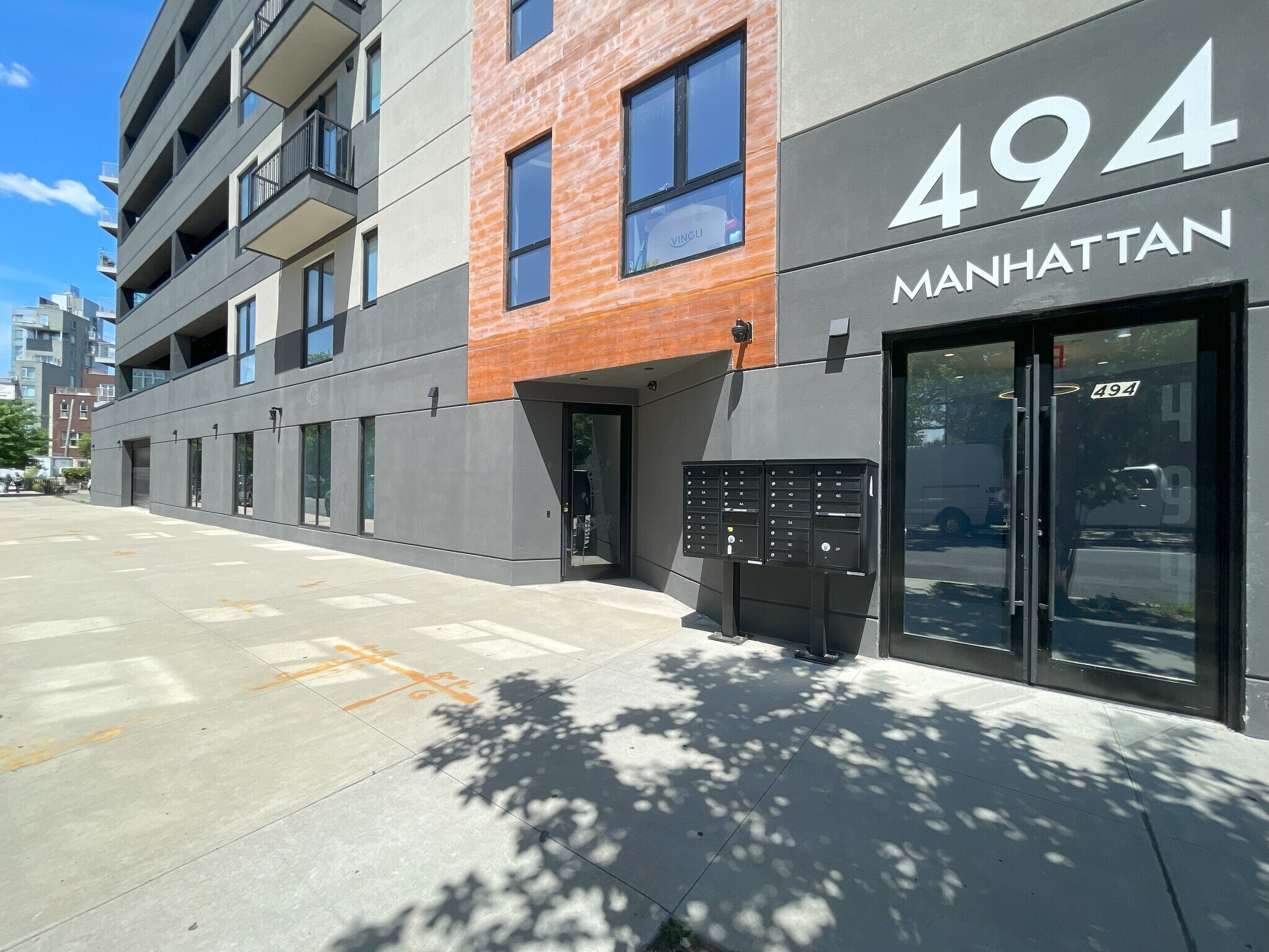 494 Manhattan Ave, Brooklyn, NY for lease Building Photo- Image 1 of 7