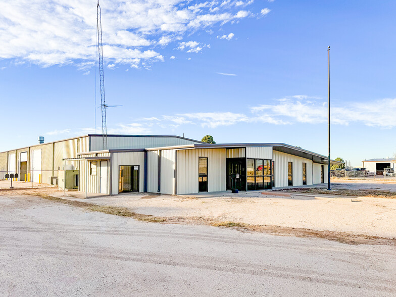 2585 W Interstate 20, Odessa, TX à louer - Photo du bâtiment - Image 2 de 21