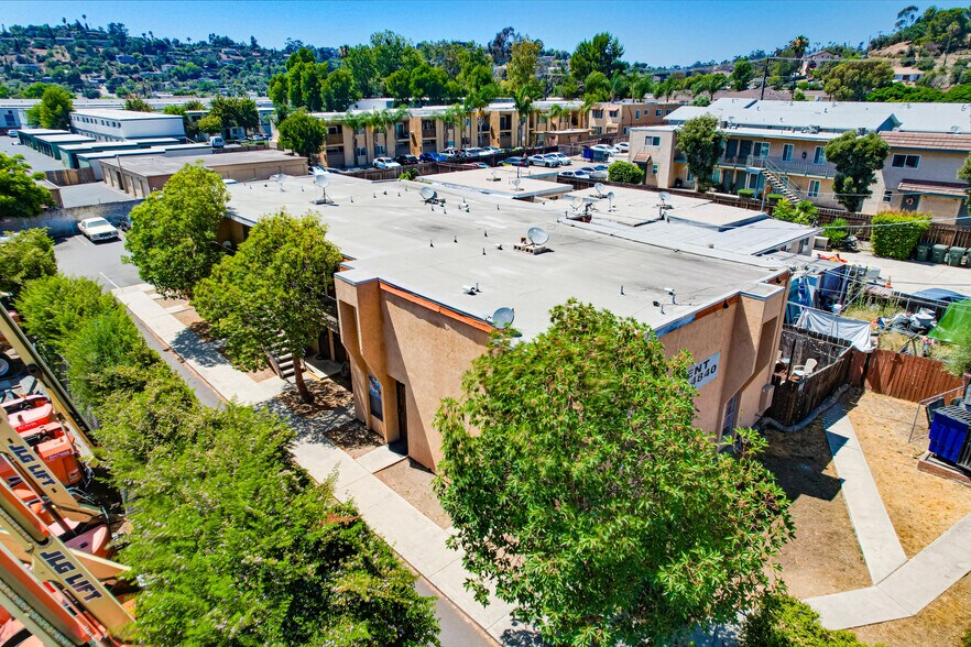 3404 Helix St, Spring Valley, CA à vendre - Photo du bâtiment - Image 3 de 6