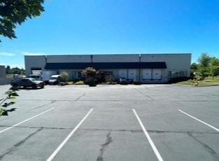 6750-6770 SW 111th Ave, Beaverton, OR for lease - Building Photo - Image 3 of 9