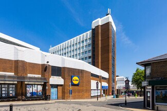 Plus de détails pour Wellington St, Aldershot - Commerce de détail à louer