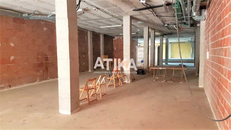 Retail in València for lease - Building Photo - Image 1 of 7