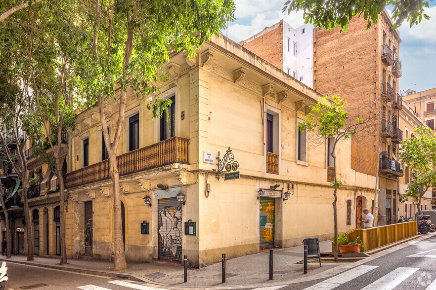 3 espacios en venta portfolio of 2 properties for sale on LoopNet.ca - Building Photo - Image 1 of 12