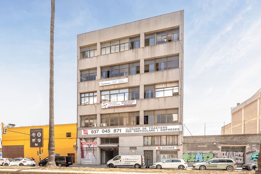Industrial in L'Hospitalet de Llobregat, Barcelona for lease - Primary Photo - Image 1 of 5