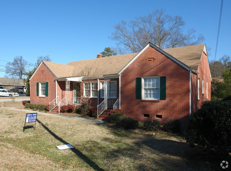 1928 Fort Bragg Rd, Fayetteville, NC à louer - Photo du bâtiment - Image 2 de 4