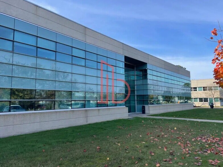 Office in Mérignac for lease - Building Photo - Image 2 of 8