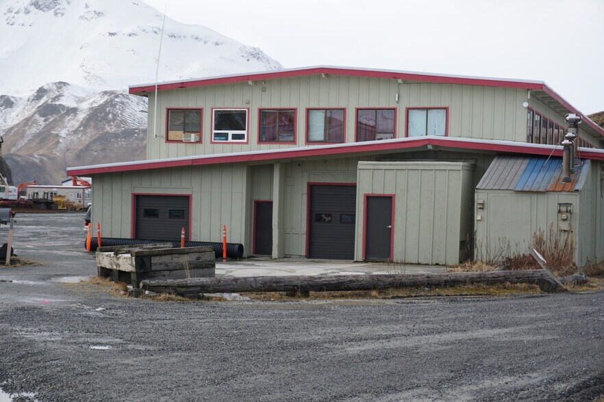 179 Gilman, Unalaska, AK à vendre - Photo du bâtiment - Image 2 de 2
