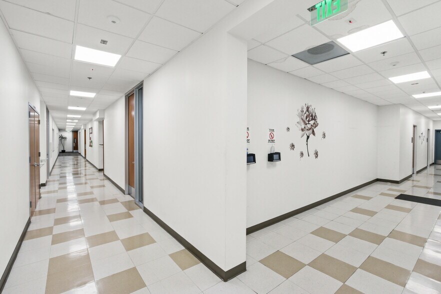 408 Saturn St, Brea, CA à vendre - Photo intérieure - Image 3 de 10