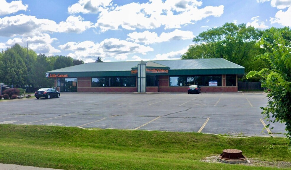 3921 S Webster Ave, Green Bay, WI à louer - Photo du bâtiment - Image 2 de 5