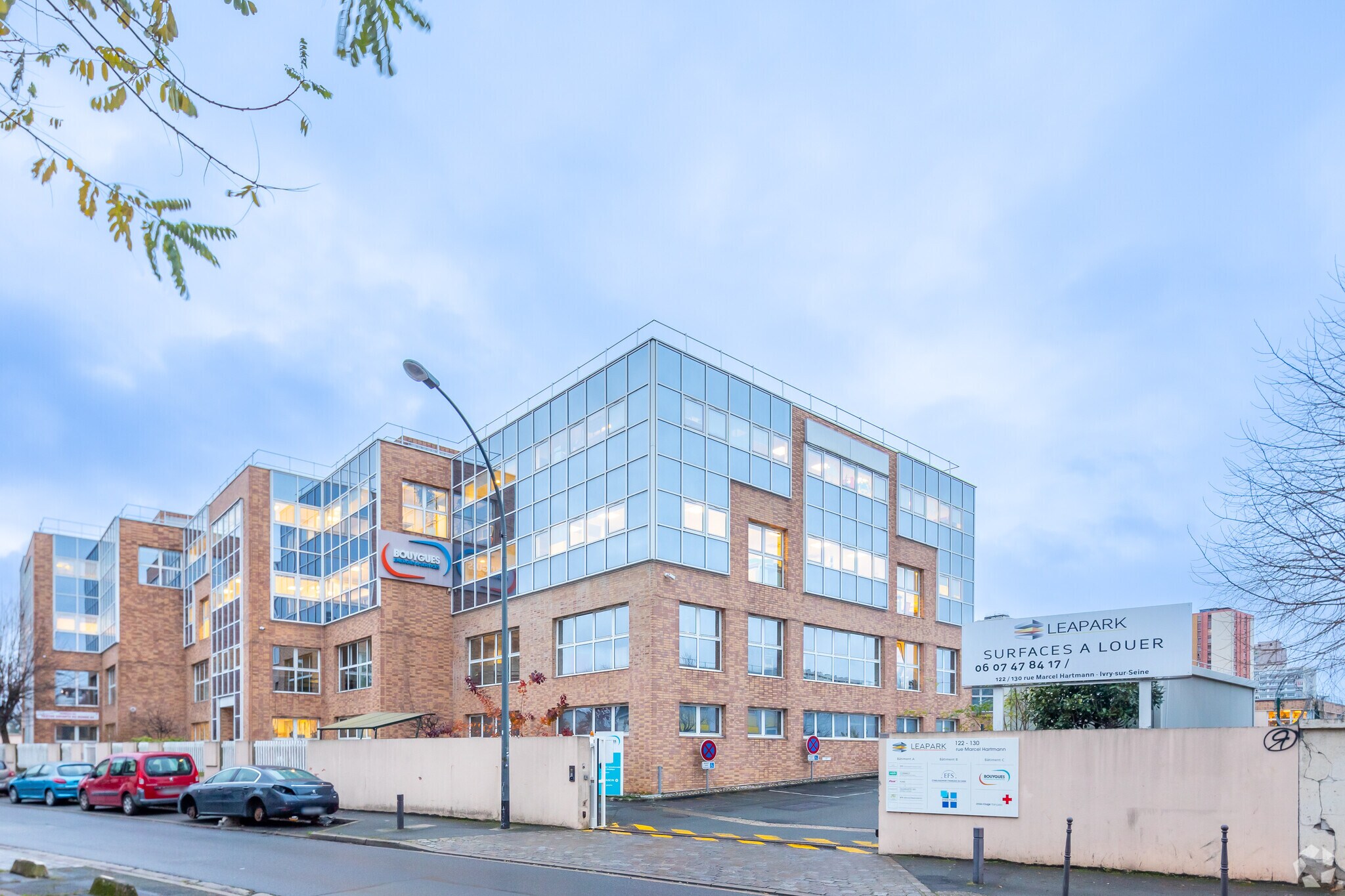 Flex in Ivry-sur-Seine for lease Primary Photo- Image 1 of 3