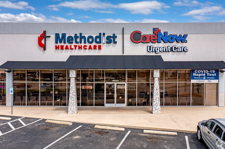 5755 NW Loop 410, San Antonio, TX à louer - Photo du bâtiment - Image 1 de 6