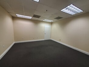 3825 Henderson Blvd, Tampa, FL for lease Interior Photo- Image 1 of 2