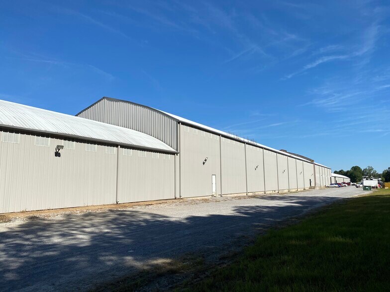 1320 Flowood Dr, Flowood, MS à louer - Photo du bâtiment - Image 2 de 17