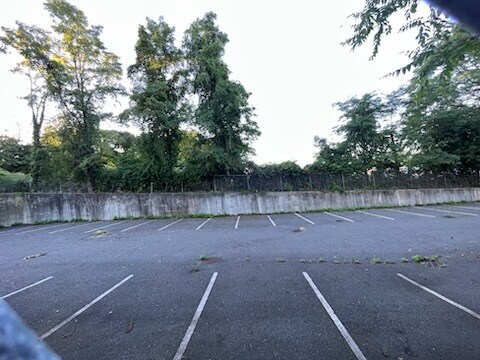 261 E Shore Rd, Great Neck, NY à louer Photo du bâtiment- Image 1 de 2