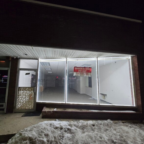 704 Walt Whitman Rd, Melville, NY à louer - Photo du bâtiment - Image 1 de 3