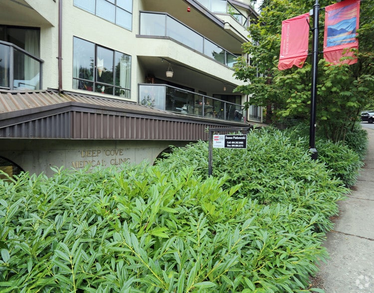 4313-4355 Gallant Ave, North Vancouver District, BC for sale - Building Photo - Image 3 of 8