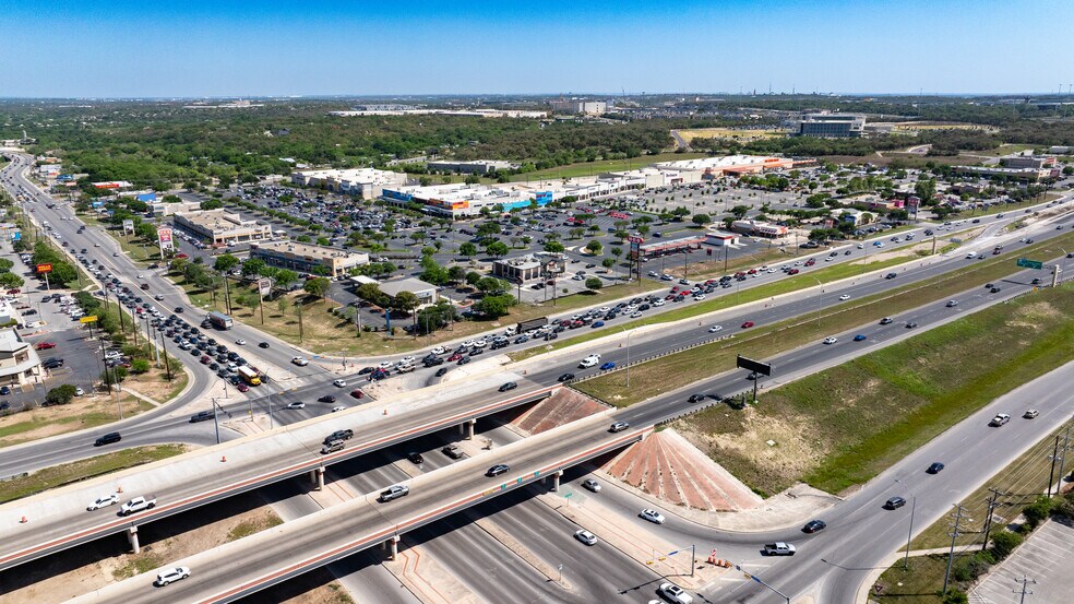 10624-10628 Culebra Rd, San Antonio, TX à louer - Photo du bâtiment - Image 2 de 5