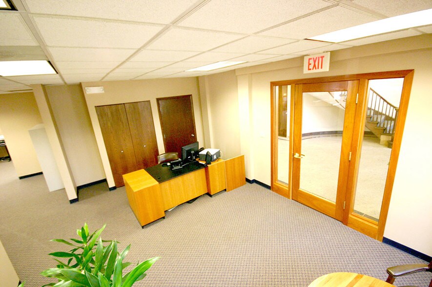 4256 N Arlington Heights Rd, Arlington Heights, IL à louer - Photo intérieure - Image 2 de 4