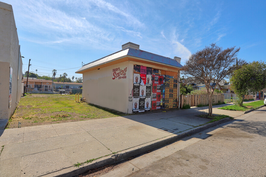 5834 York Blvd, Los Angeles, CA à vendre - Photo du bâtiment - Image 1 de 1