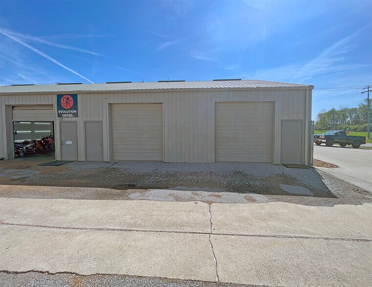 20B Kettle River Dr, Glen Carbon, IL à louer - Photo du bâtiment - Image 3 de 7