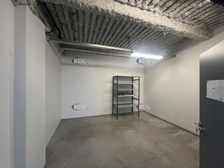 Office in Aubagne for lease - Interior Photo - Image 2 of 5