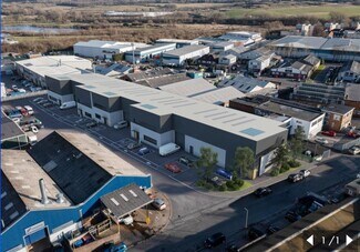 Plus de détails pour 42-44 Holmethorpe Av, Redhill - Industriel à louer