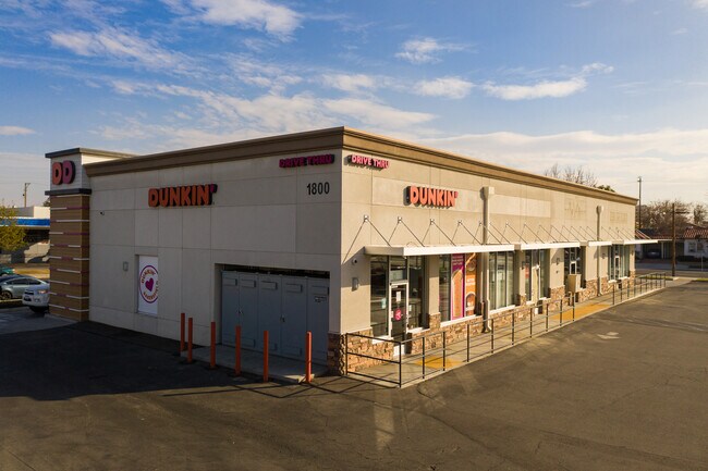 Plus de détails pour 1800 23rd St, Bakersfield, CA - Commerce de détail à louer