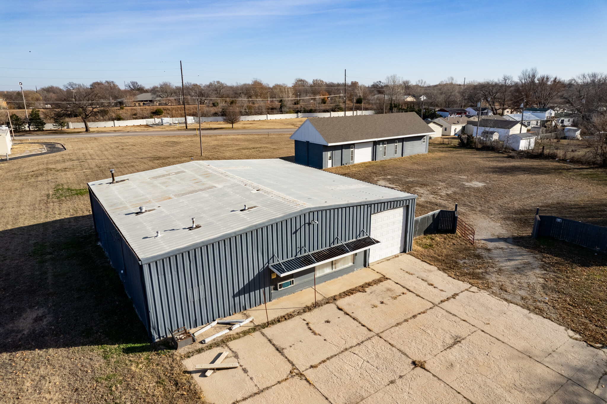 2 Flex Buildings With Yard In Haysville portfolio of 2 properties for sale on LoopNet.ca Building Photo- Image 1 of 18