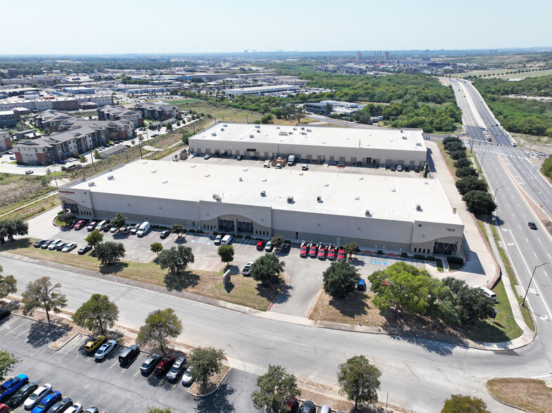 11827 Tech Com Rd, San Antonio, TX for lease - Building Photo - Image 1 of 4