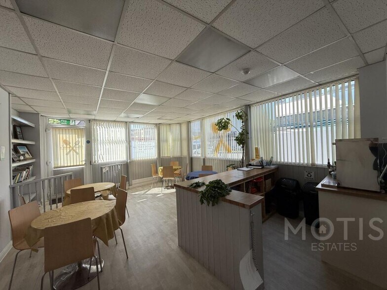 22-26 Dover Rd, Folkestone à vendre - Photo du bâtiment - Image 3 de 14