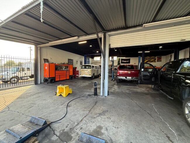 Plus de détails pour 2315 Fair Oaks Ave, Altadena, CA - Commerce de détail à vendre