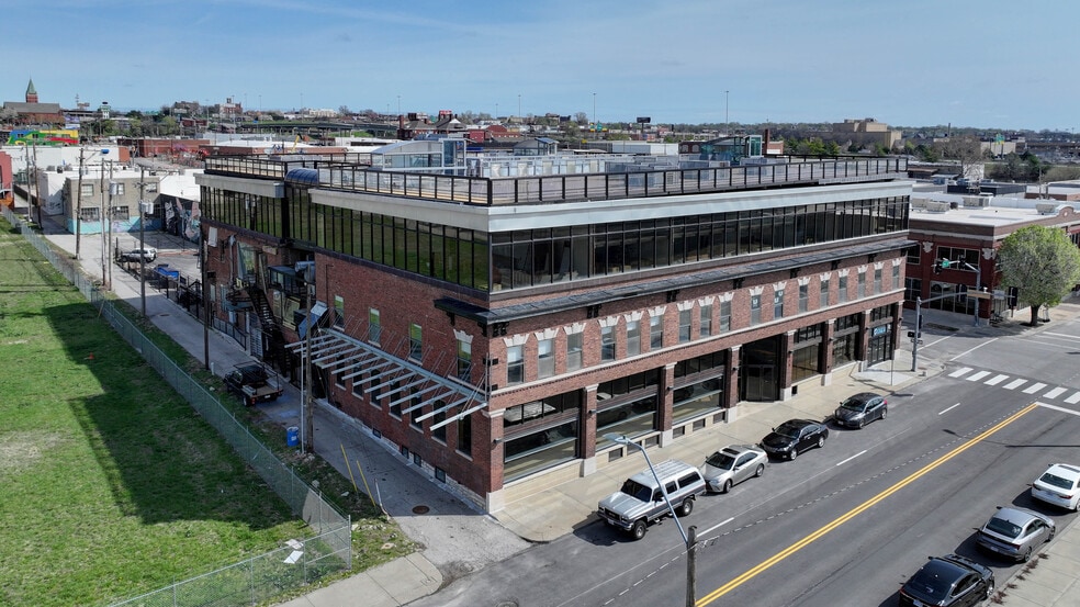 1726-1728 Holmes St, Kansas City, MO for lease - Building Photo - Image 2 of 7