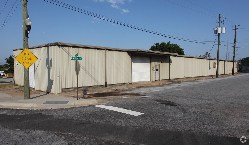 33 Laura St, Winder, GA à louer - Photo du bâtiment - Image 2 de 11