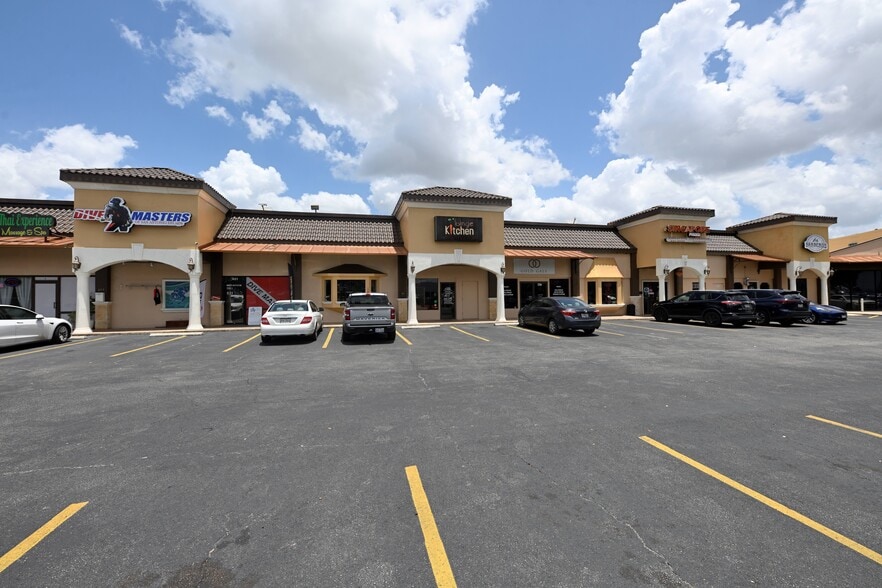 431-459 McCarty Rd, San Antonio, TX for lease - Building Photo - Image 2 of 11