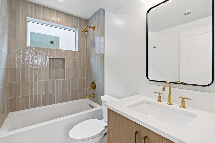 1273 Meade St, Denver, CO à vendre - Photo intérieure - Image 3 de 17