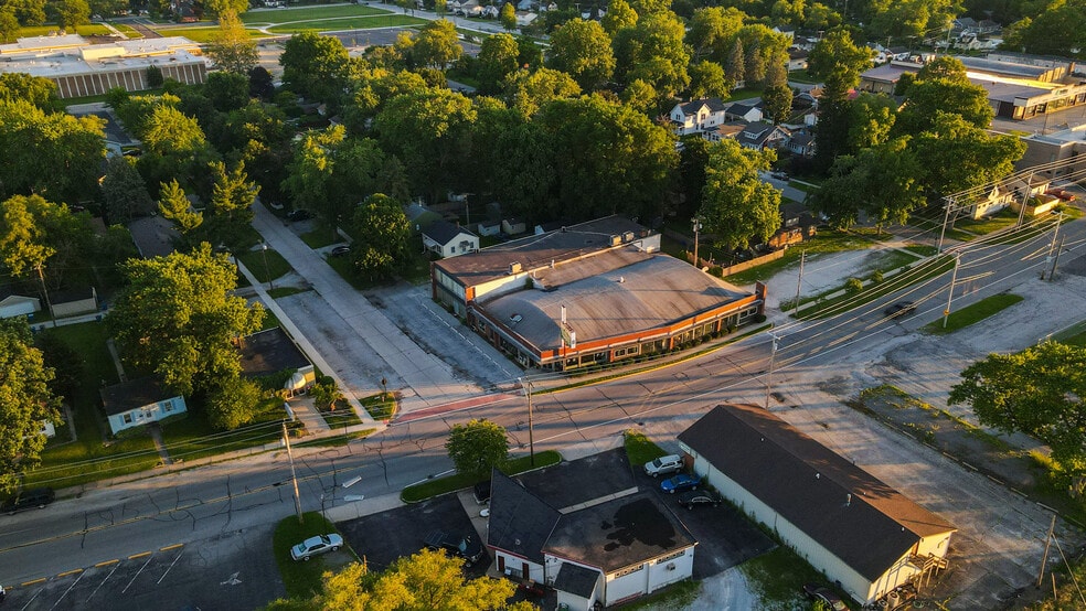 700 Broadway Ave, Chesterton, IN for sale - Building Photo - Image 3 of 11