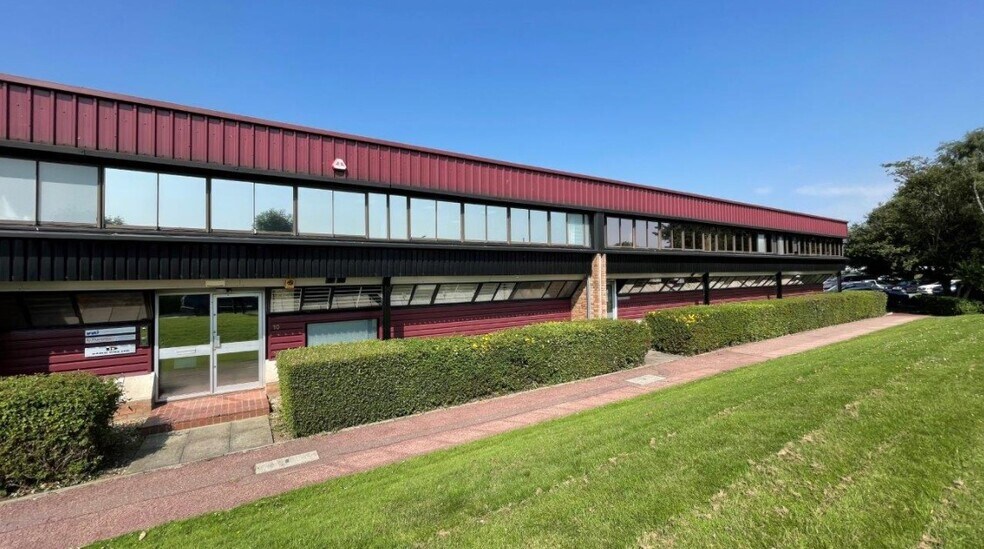 20 Hornsby Sq, Basildon à vendre - Photo du bâtiment - Image 2 de 4
