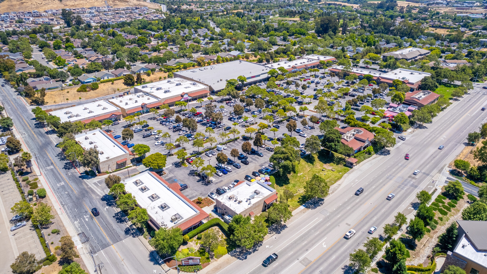 3900 Broad St, San Luis Obispo, CA à louer Aérien- Image 1 de 2