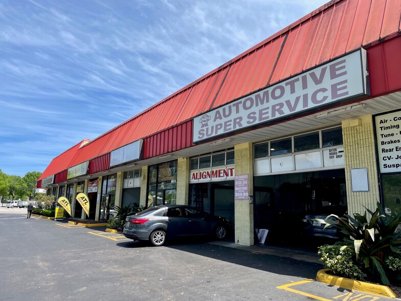 6420-6464 W Commercial Blvd, Lauderhill, FL for lease - Building Photo - Image 2 of 10