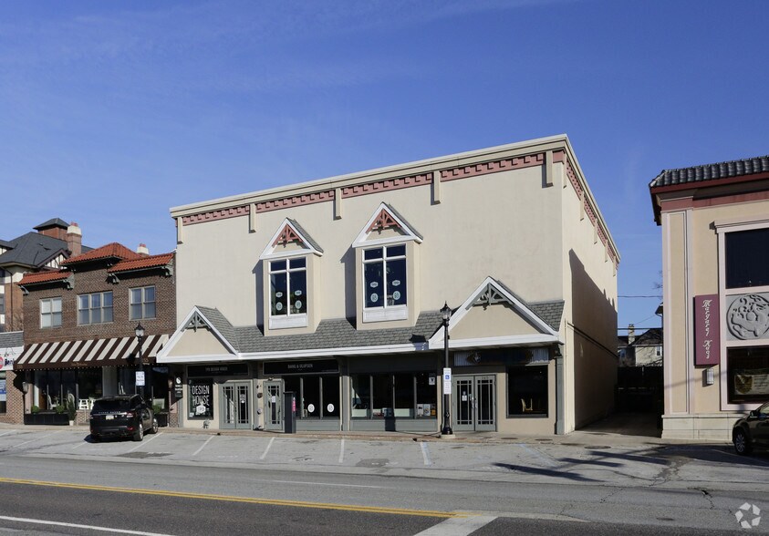 163-165 E Lancaster Ave, Wayne, PA à louer - Photo principale - Image 2 de 6