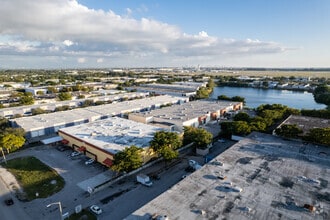 5120-5130 NW 165th St, Hialeah, FL - Aérien  Vue de la carte - Image1